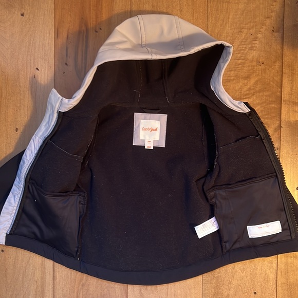 Cat & Jack 18M Spring jacket gently loved in good condition - Picture 2 of 5